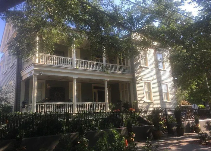 22 Charlotte Bed&Breakfast